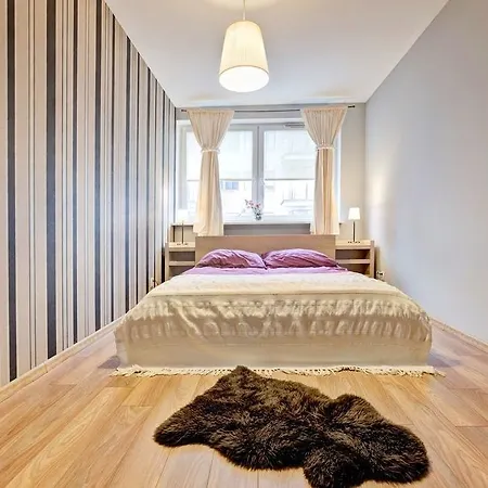 E-apartamenty Koscielna 33 Apartment *