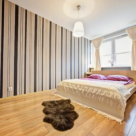 E-apartamenty Koscielna 33 *